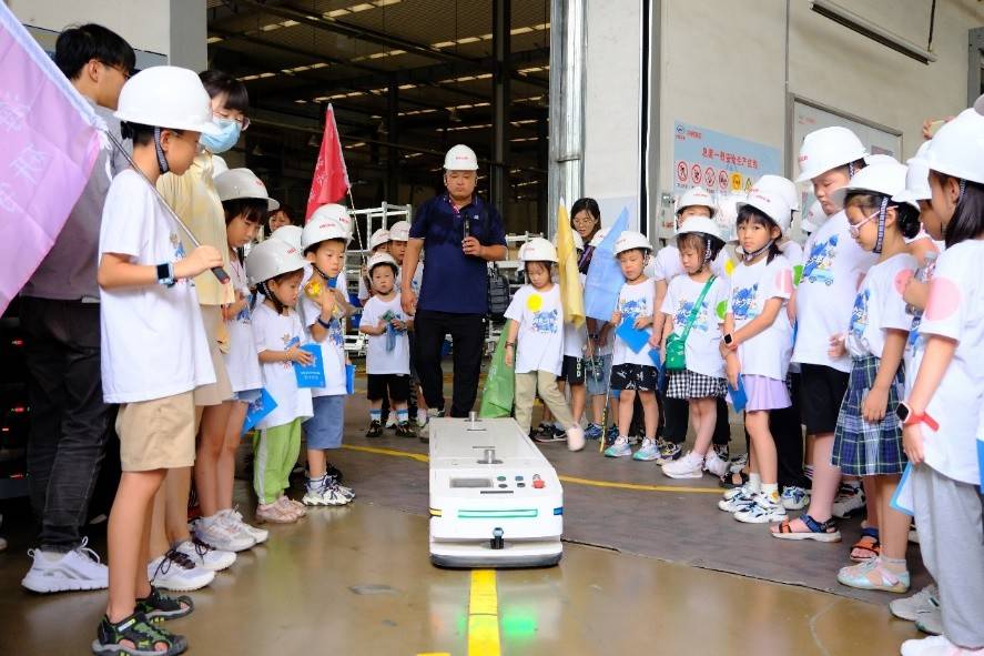 200名少年参加！苏州金龙举办“追光少年研学游”活动