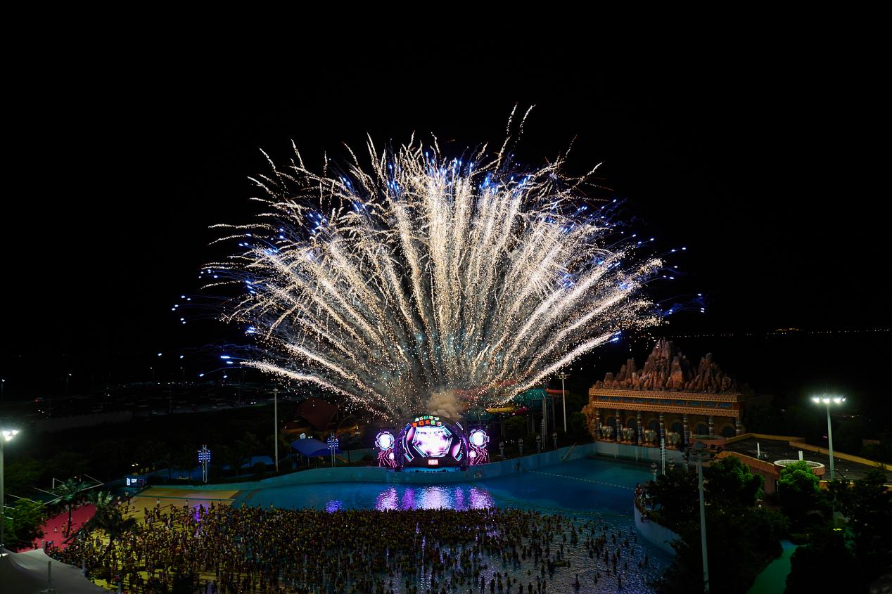 苏州湾梦幻水世界夜场开启！梦幻电音节燃爆仲夏夜