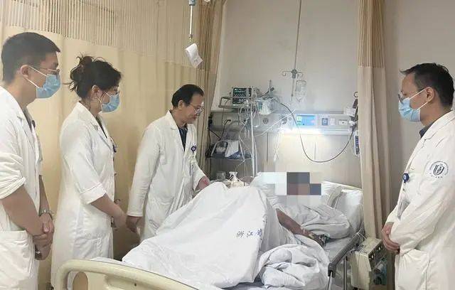 高烧超40℃，女子昏迷进ICU！很多人爱吃它，但要注意→