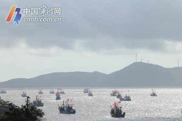 台风过后渔船出海，东海全面开渔！