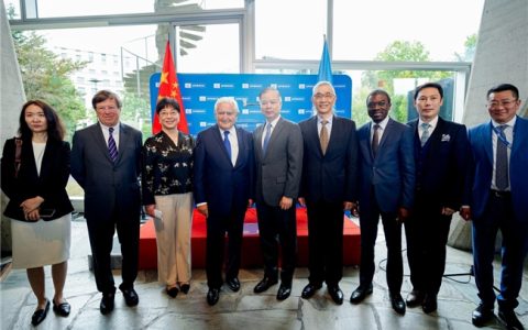 推动中国白酒文化走向世界，沱牌非遗酿造技艺、舍得文化走进联合国教科文组织总部