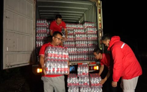 雨夜驰援，农夫山泉紧急为湖南受灾群众捐赠第一批10万瓶水