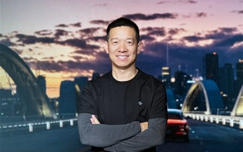 甘薇自曝已8年未见贾跃亭 称孩子抚养费需还完债务才能给
