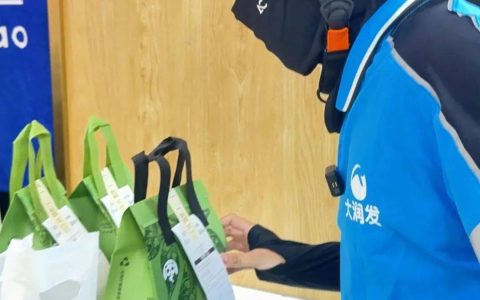 得知被录取时，安徽小伙正忙着送外卖！这所大学比清华北大都难考