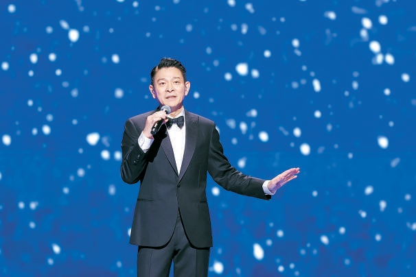 “湾区升明月”众星云集唱金曲，大湾区电影音乐晚会献礼香港回归祖国26周年