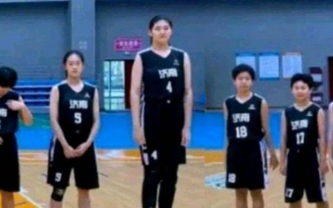 16岁2米27！女篮小将身高超姚明 打职业队狂砍32+14 率队斩获冠军