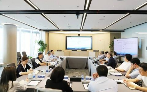 上海市法学会会长崔亚东带队调研涉外法治研究会工作