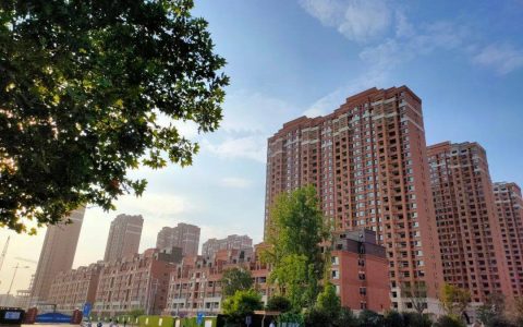 千万人口省会城市楼市新政发布后，有房源降价46万甩卖……