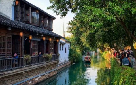 上半年，苏州平均每天接待游客超过500000人次！