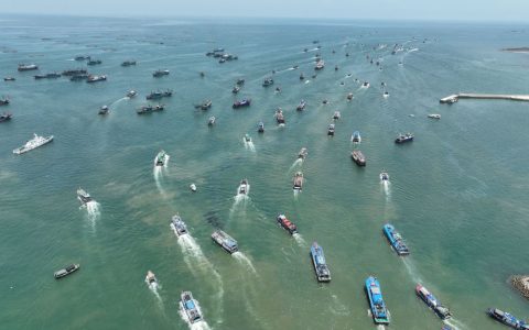 南海开渔忙 千帆竞发迎丰收