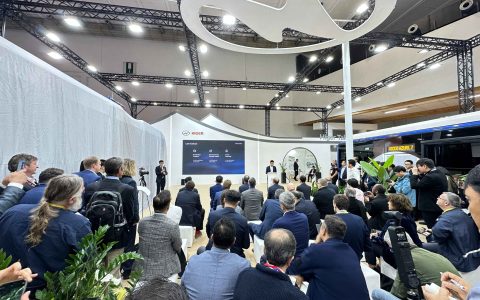 全球首发！苏州金龙海格三款纯电巴士惊艳亮相2023比利时客车展