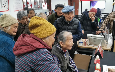 关爱口腔健康，义诊进社区