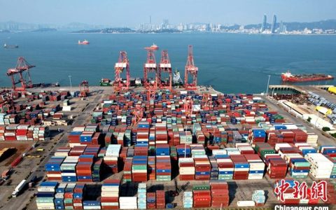 2023年中国GDP超126万亿元 同比增长5.2%