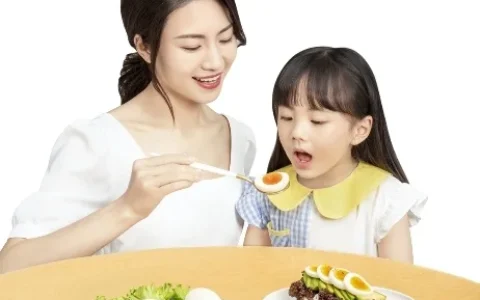 黄天鹅：0-12岁宝宝成长关键期要吃好鸡蛋