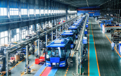 新春出口开门红！207辆金旅公交车交付越南