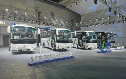 苏州金龙新V系客车创新打造，剑指新标杆