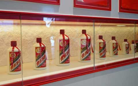 茅台酒价格震荡 酒商亏了也要忍痛出货