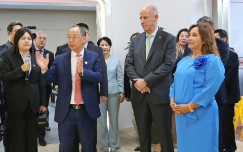 “一带一路”再奏强音!秘鲁总统博鲁阿尔特参访苏州金龙