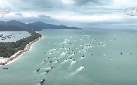 海上逐鲜，鱼虾满舱! 开渔丰收季港口一片繁忙 海产品供销两旺