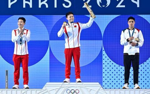 巴黎奥运会｜男子三米板谢思埸卫冕 “梦之队”获巴黎第六金