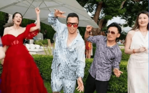 王宝强带女友为甄子丹庆生，冯清身高1米78身材傲人，比马蓉强太多？