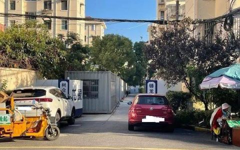 事发上海一小区！多辆电动自行车被烧毁，消防车受阻！居民忧心忡忡