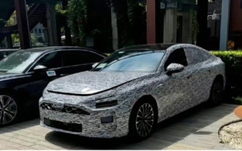 “德系新秀”全新奥迪A5L有望25年上市，和它一比，A4L不够看了？