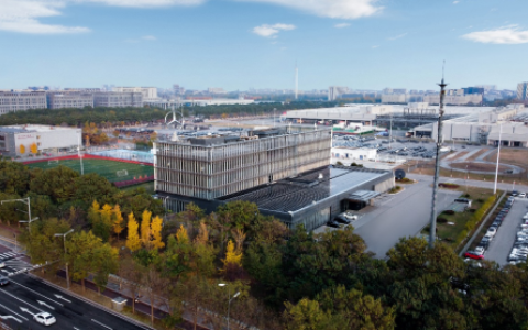 北京奔驰启动零碳综合创新示范项目，新质赋能打通低碳转型新通道