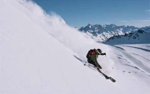 极限之道，守护同行  ——MAMMUT猛犸象雪崩三件套全面守护滑雪者的安全