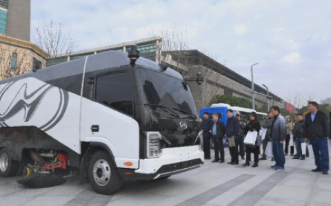 “无人驾驶+绿色环卫”双加持！苏州金龙精彩亮相2024年苏州环卫大会