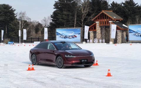 冰雪挑战鸿蒙智行，享界S9不止豪华，还更“聪明”