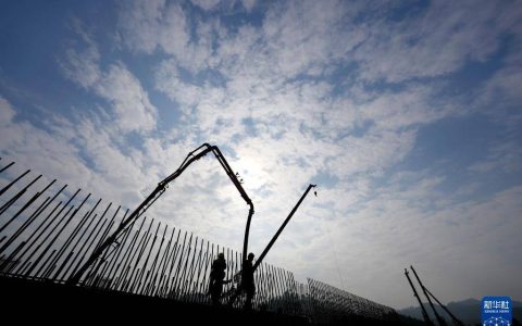 新建深圳至南宁高铁重点控制性工程取得突破性进展