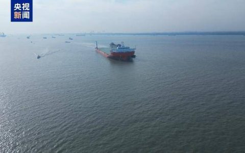 全球载重能力最大自航甲板船完成试航回港