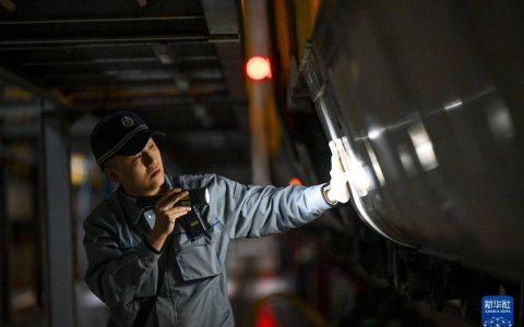 呼和浩特：给动车“体检” 保春运安全