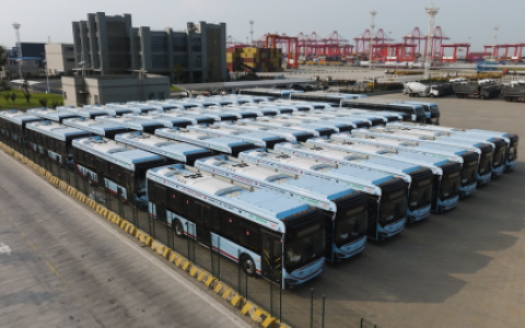 苏州金龙百亿答卷：2024年出口额同比增26%！新能源车型大放异彩