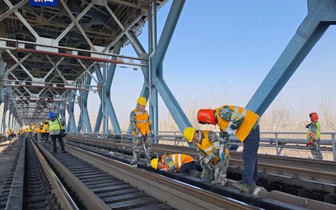 38天换880根桥枕 南京长江大桥启动2025年第一阶段集中维修