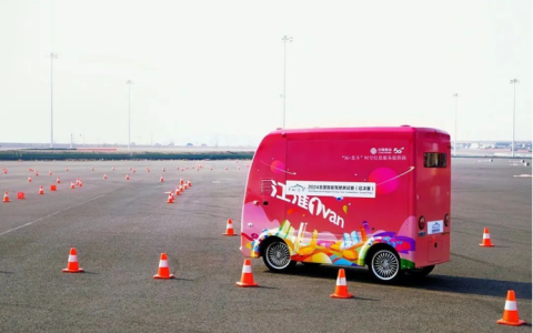 科技赋能配送：江淮 1van 卡拉智慧物流车引领智能新潮流