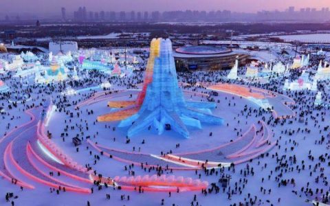 刷新纪录！第26届哈尔滨冰雪大世界游客量超356万人次