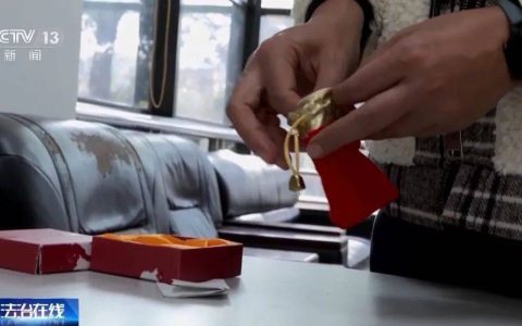 再创新高！金价为何上涨？