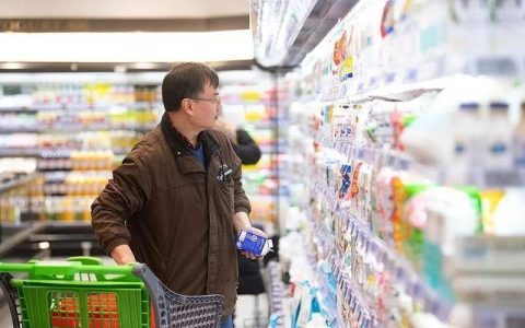 食品过期一两天，还能吃吗？这一种情况劝你扔掉！