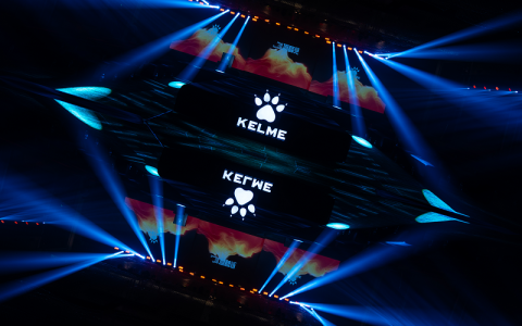 足球基因+户外布局，卡尔美秋冬订货会解码中国制造新范式