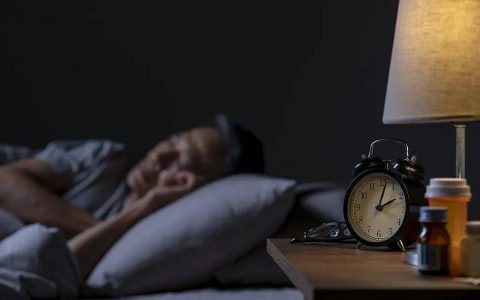 失眠的危害到底有多大？怎么才能睡个好觉？