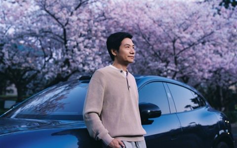 雷军回应五点多到武大拍照：担心白天人太多