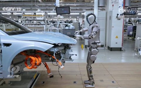 人形机器人加速进化 具身智能未来如何演绎？