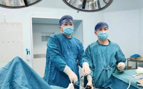 胆结石2年增大3倍！医生切开胆囊惊了：这类“自律”人群需警惕