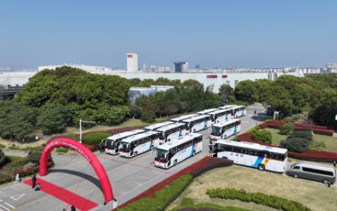 首都旅运绿色高质量发展！苏州金龙新V系巴士打造美好出行新范式