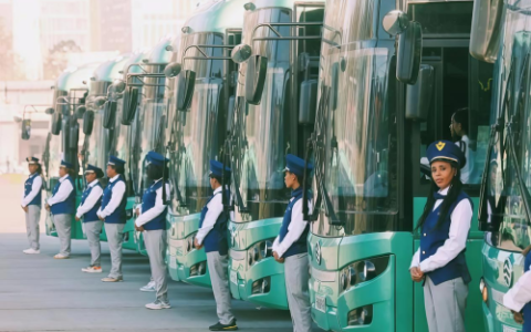 中埃携手开启绿色交通新篇章：金旅客车百辆纯电公交交付埃塞俄比亚