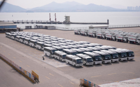 金旅155辆客车批量发运科威特 深化中东市场布局助力公共交通升级