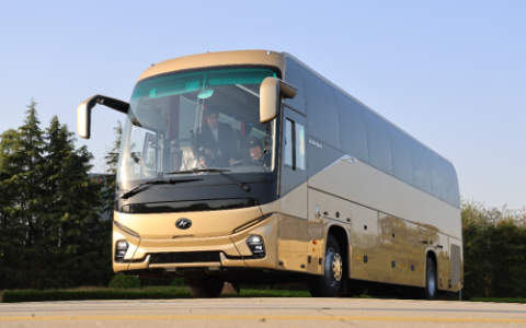 中国客车出海新篇！苏州金龙新V系客车硬核配置征服俄罗斯用户！