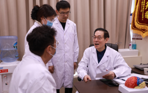 告别 “不想上学”，南京妇儿康医院郭小州主任助马鞍山男孩开启学霸模式